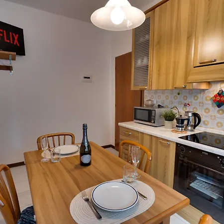 Family Garden - A 350 Dalla Con Terrazza Apartament *
